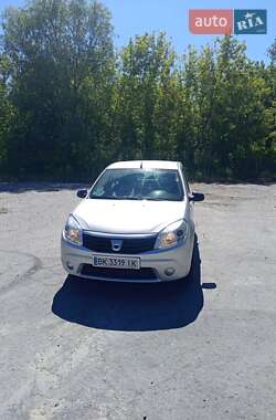 Хэтчбек Dacia Sandero 2008 в Гоще