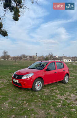 Хэтчбек Dacia Sandero 2009 в Новоархангельске