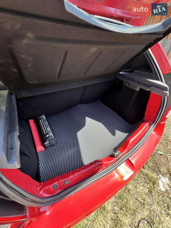 Хетчбек Dacia Sandero 2010 в Івано-Франківську