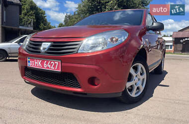 Хэтчбек Dacia Sandero 2010 в Бахмаче
