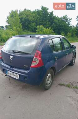 Хэтчбек Dacia Sandero 2009 в 