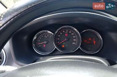 Хэтчбек Dacia Sandero 2013 в 