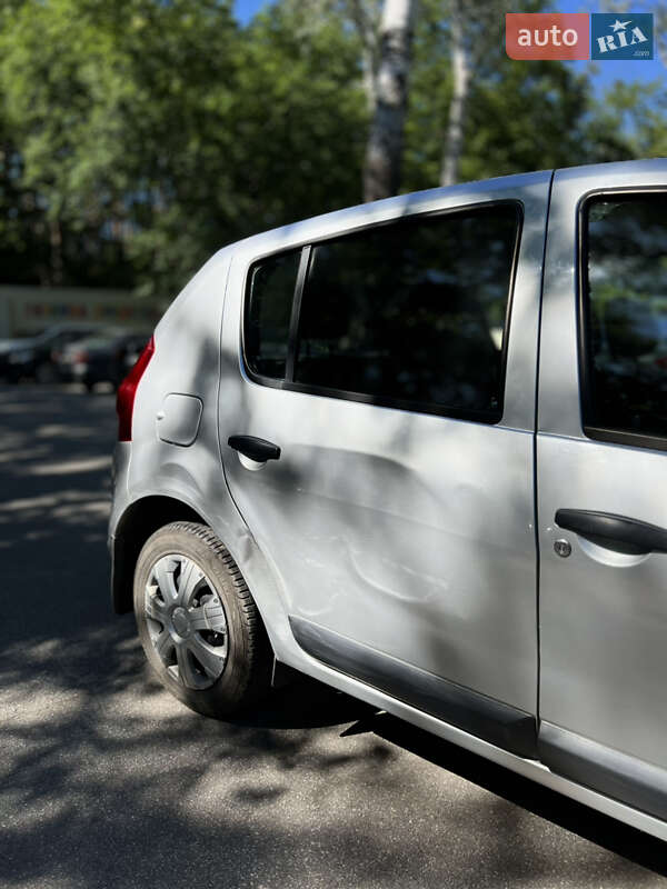 Хетчбек Dacia Sandero 2011 в Новомосковську фото 5 Хетчбек Dacia Sandero 2011 в Новомосковську