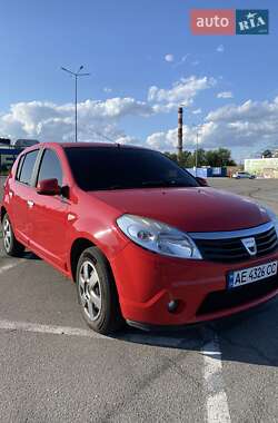 Хэтчбек Dacia Sandero 2009 в Днепре