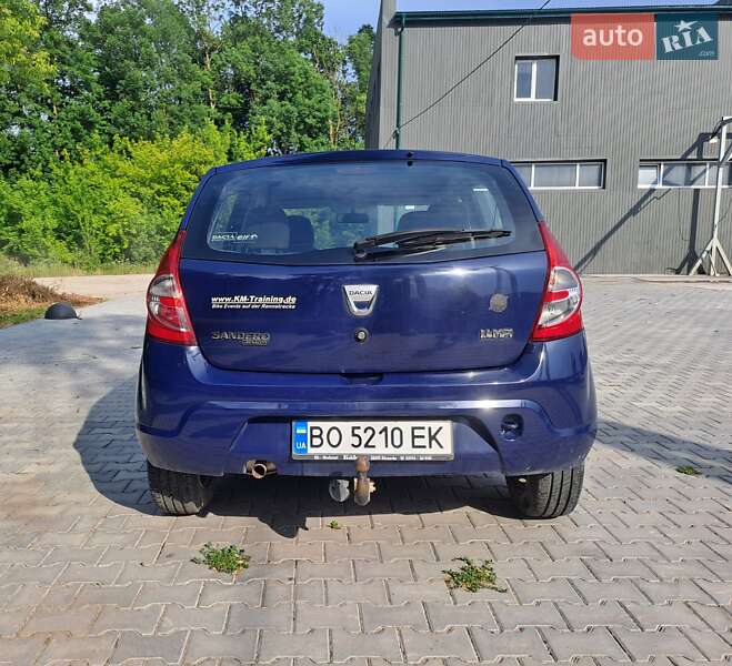 Хэтчбек Dacia Sandero 2009 в Тернополе