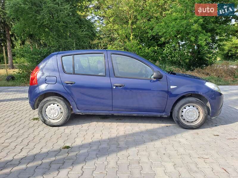 Хэтчбек Dacia Sandero 2009 в Тернополе
