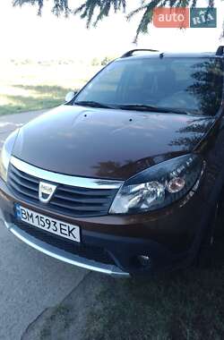 Хэтчбек Dacia Sandero 2012 в Лебедине
