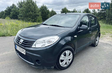 Хетчбек Dacia Sandero 2010 в Львові