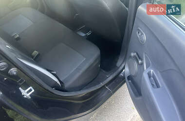 Хэтчбек Dacia Sandero 2015 в 