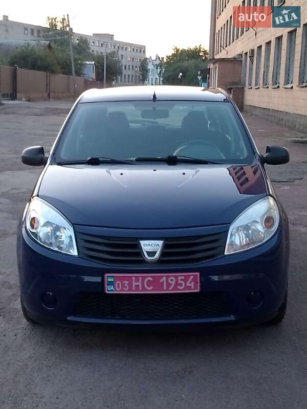 Хэтчбек Dacia Sandero 2009 в Конотопе