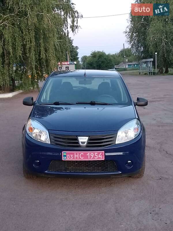 Хэтчбек Dacia Sandero 2009 в Конотопе
