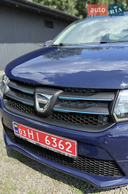 Хэтчбек Dacia Sandero 2015 в 