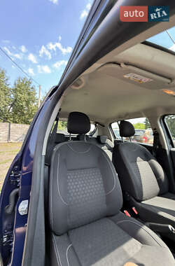Хэтчбек Dacia Sandero 2015 в 
