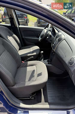 Хэтчбек Dacia Sandero 2015 в 