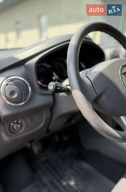 Хэтчбек Dacia Sandero 2015 в 