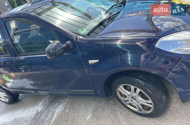 Хэтчбек Dacia Sandero 2010 в 
