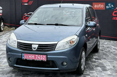 Хэтчбек Dacia Sandero 2009 в Днепре