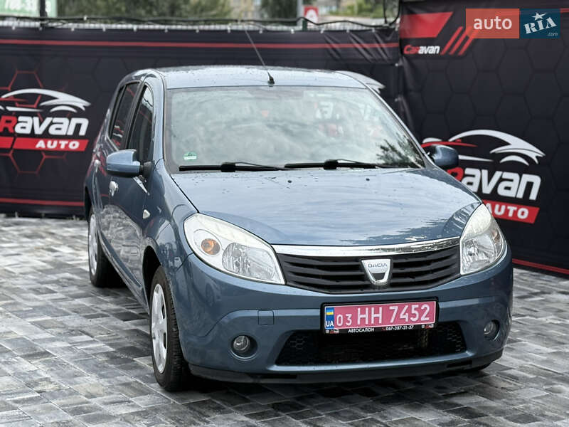 Хетчбек Dacia Sandero 2009 в Дніпрі