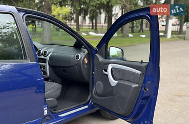 Хэтчбек Dacia Sandero 2010 в 