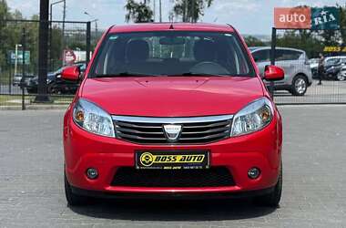 Хэтчбек Dacia Sandero 2010 в 