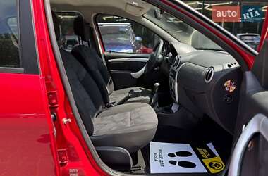 Хэтчбек Dacia Sandero 2010 в 