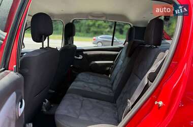 Хэтчбек Dacia Sandero 2010 в 
