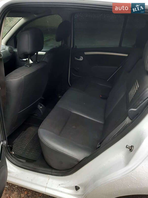 Хэтчбек Dacia Sandero 2012 в Харькове