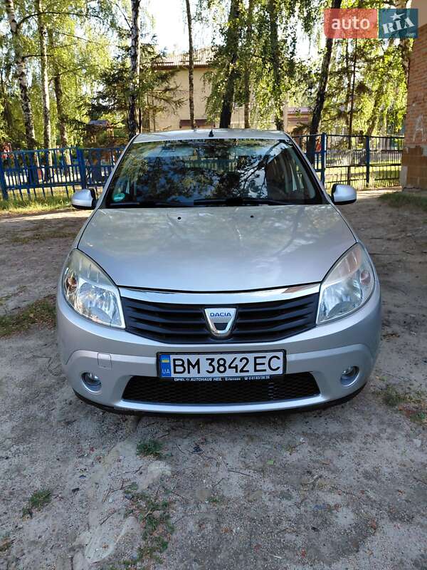 Хетчбек Dacia Sandero 2008 в Охтирці