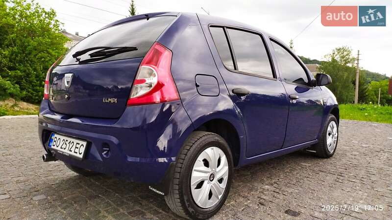 Хэтчбек Dacia Sandero 2009 в Кременце