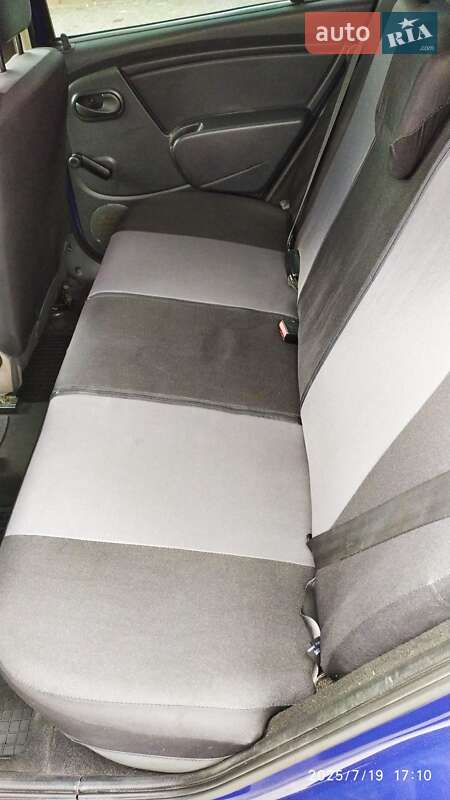 Хэтчбек Dacia Sandero 2009 в Кременце