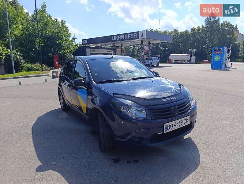 Хетчбек Dacia Sandero 2009 в Тернополі