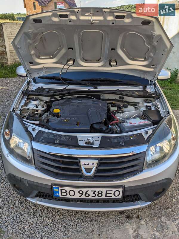 Хетчбек Dacia Sandero 2010 в Бучачі