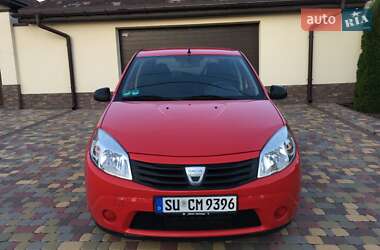 Хетчбек Dacia Sandero 2009 в 