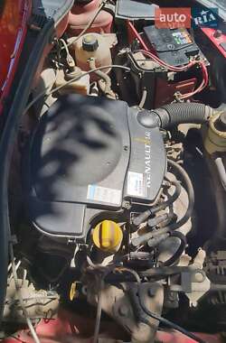 Хэтчбек Dacia Sandero 2009 в 