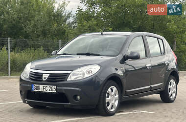 Хетчбек Dacia Sandero 2008 в Дубні