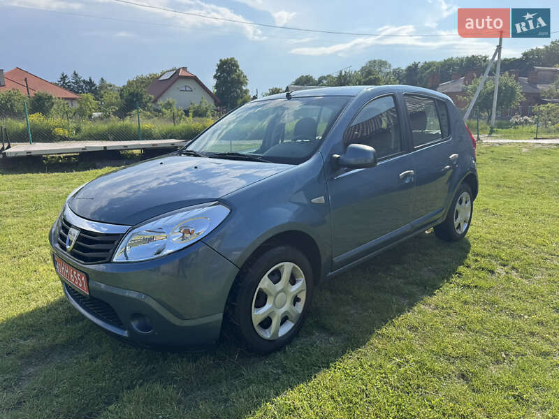Хетчбек Dacia Sandero 2008 в Володимирі