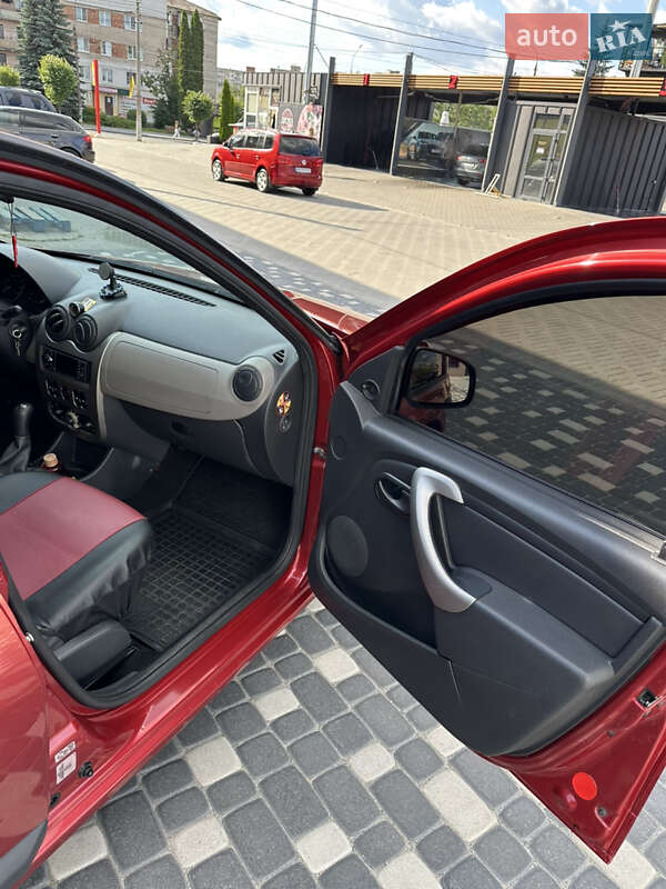 Хэтчбек Dacia Sandero 2009 в Хмельницком