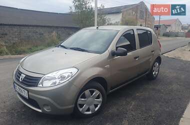 Хэтчбек Dacia Sandero 2009 в Львове