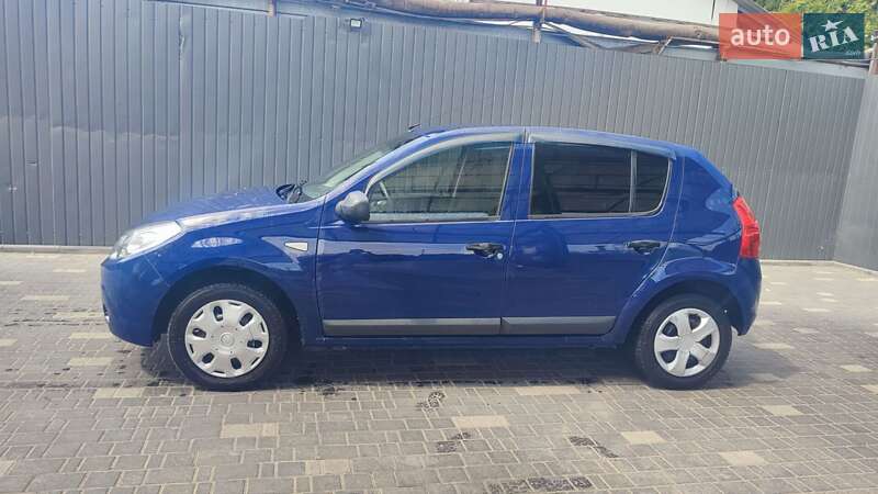 Хэтчбек Dacia Sandero 2009 в Николаеве фото 3 Хэтчбек Dacia Sandero 2009 в Николаеве