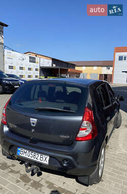 Хэтчбек Dacia Sandero 2009 в 