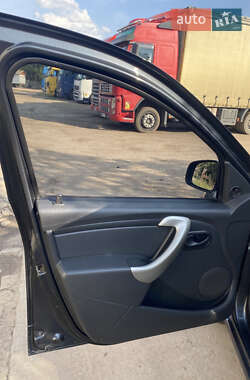 Хэтчбек Dacia Sandero 2009 в 