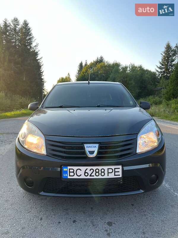 Хетчбек Dacia Sandero 2009 в Східниці