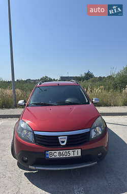 Хэтчбек Dacia Sandero 2010 в 