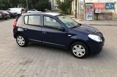 Хэтчбек Dacia Sandero 2009 в Луцке