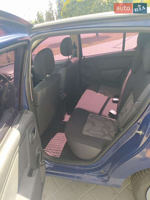 Хэтчбек Dacia Sandero 2009 в Черкассах