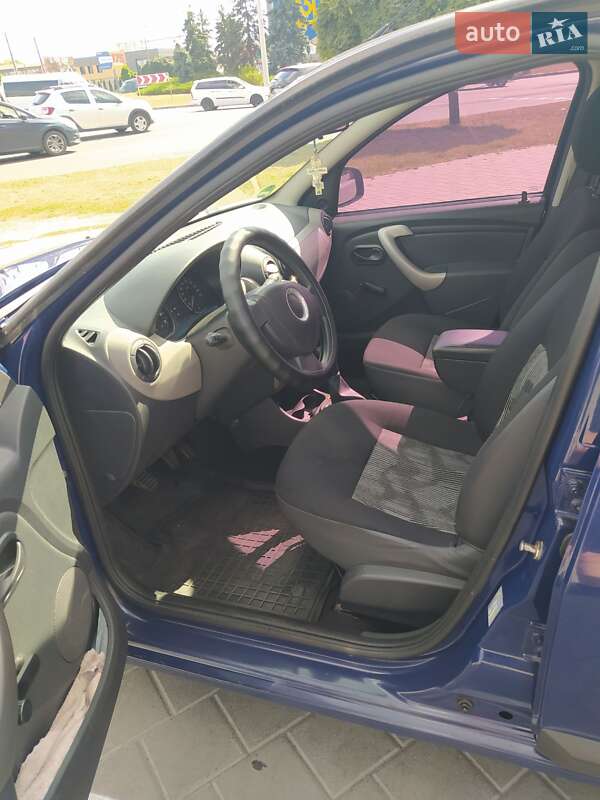 Хэтчбек Dacia Sandero 2009 в Черкассах