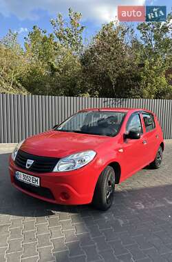 Хетчбек Dacia Sandero 2009 в Полтаві