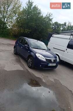 Хэтчбек Dacia Sandero 2009 в Полтаве