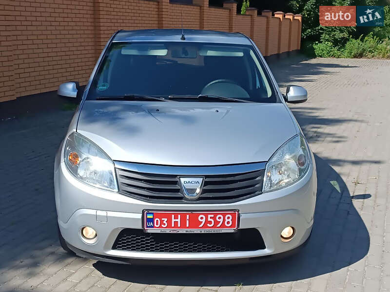 Хэтчбек Dacia Sandero 2009 в Красилове