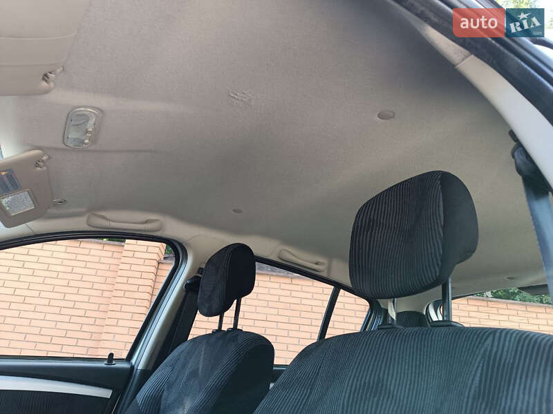 Хэтчбек Dacia Sandero 2009 в Красилове